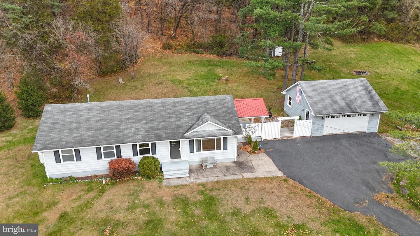 8979 Easton Road, Ottsville