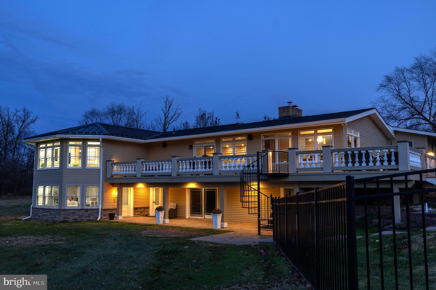 6469 Groveland Road, Pipersville