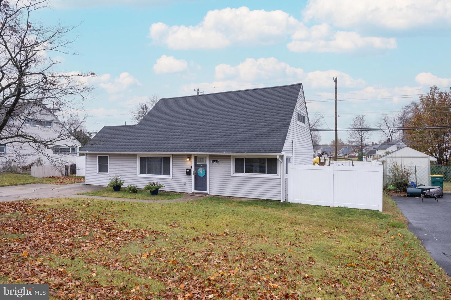 26 Queen Lily Road, Levittown