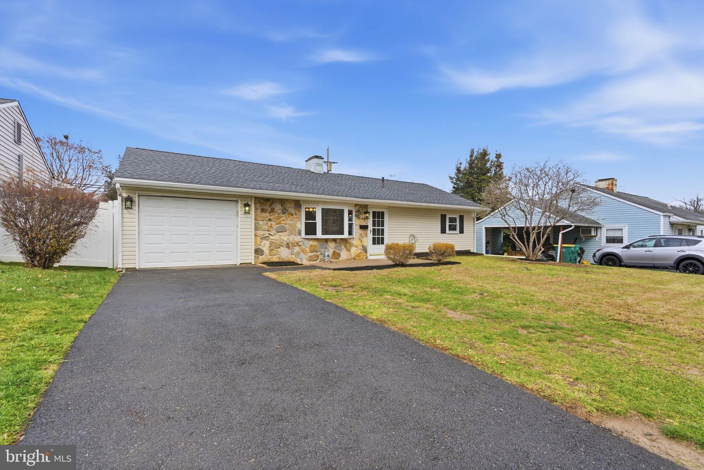831 Trenton Road, Fairless Hills