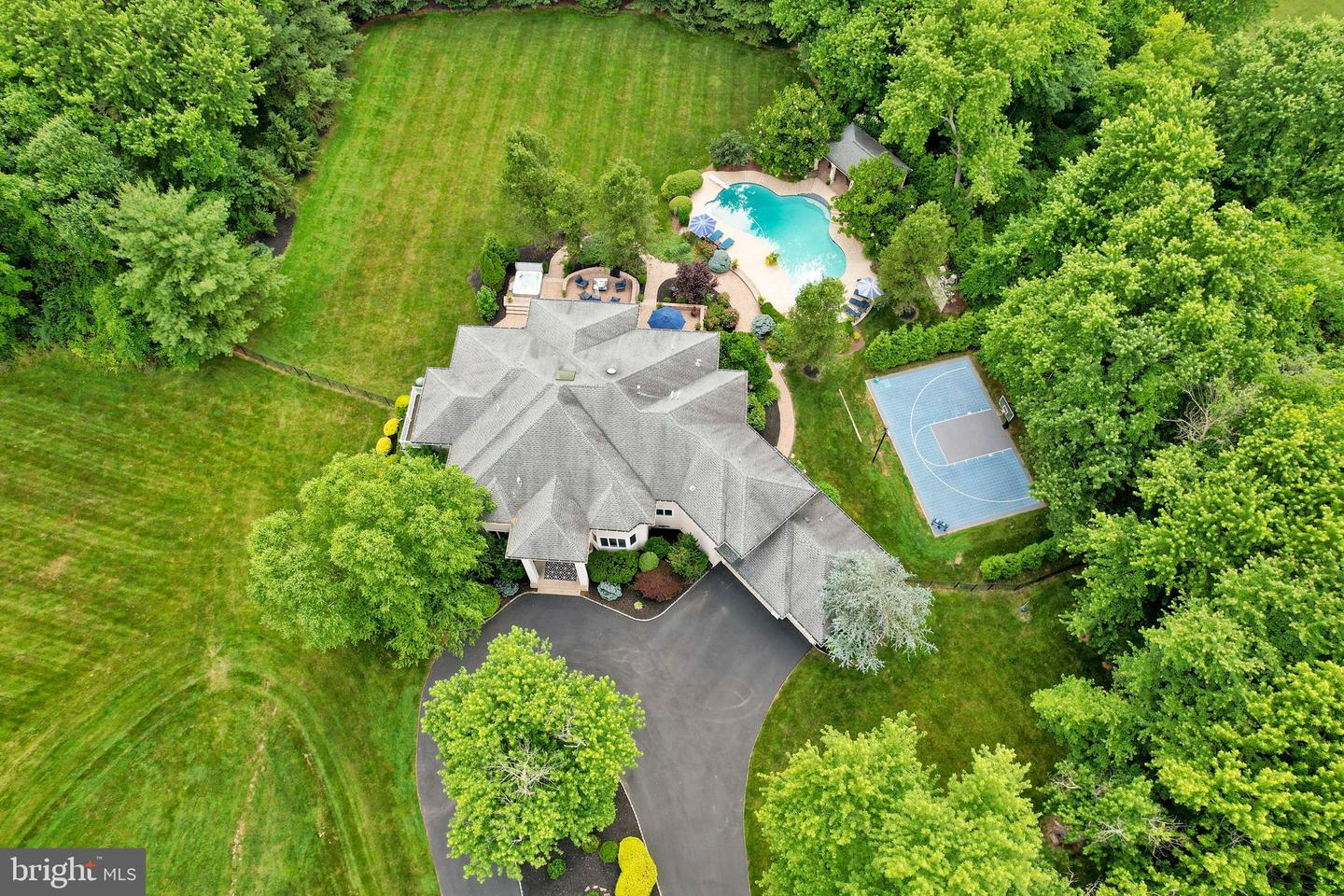 100 E Holland Road
