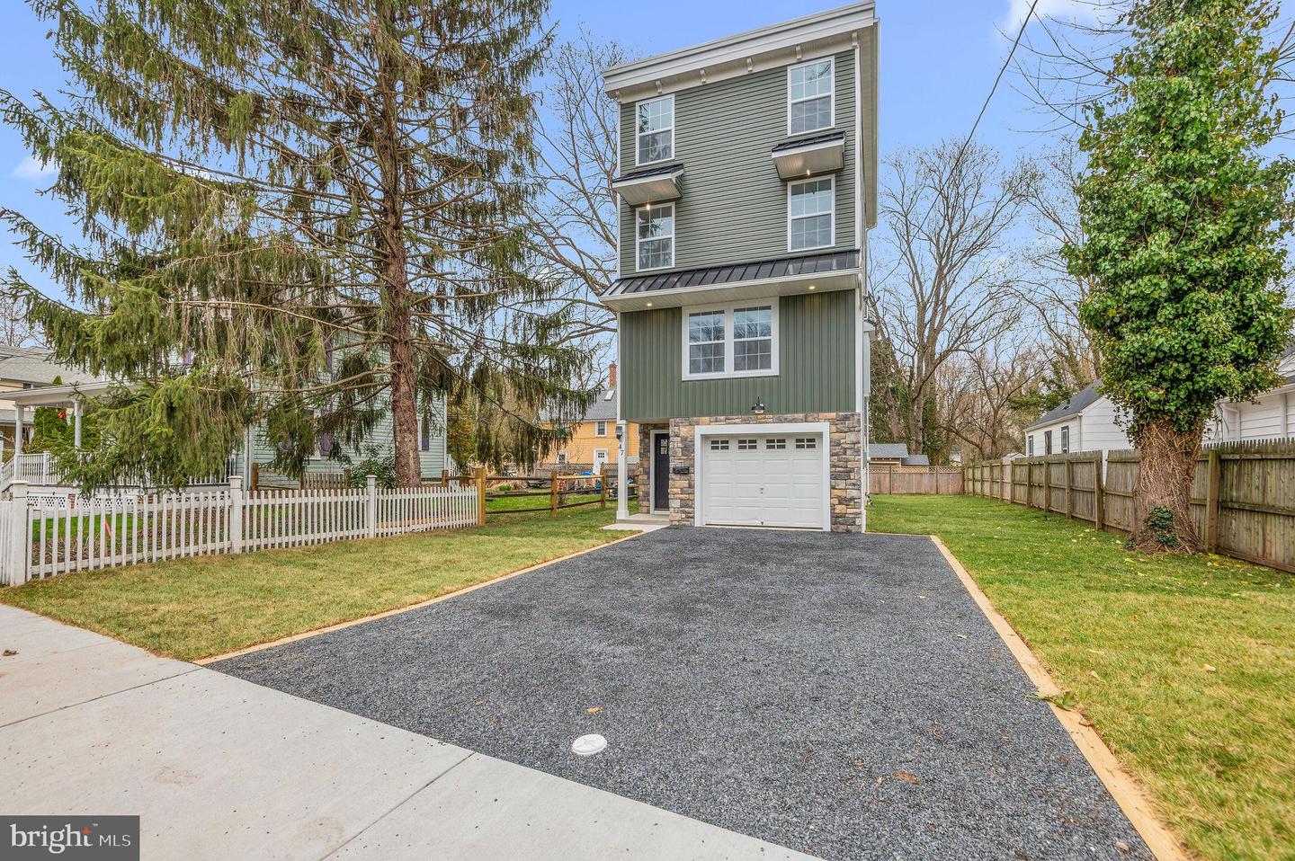 47 E College Avenue, Yardley