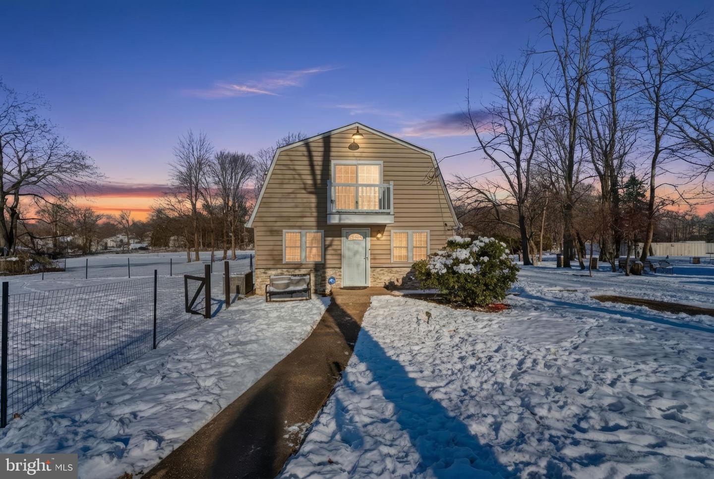 2623 E Avenue #E, Levittown
