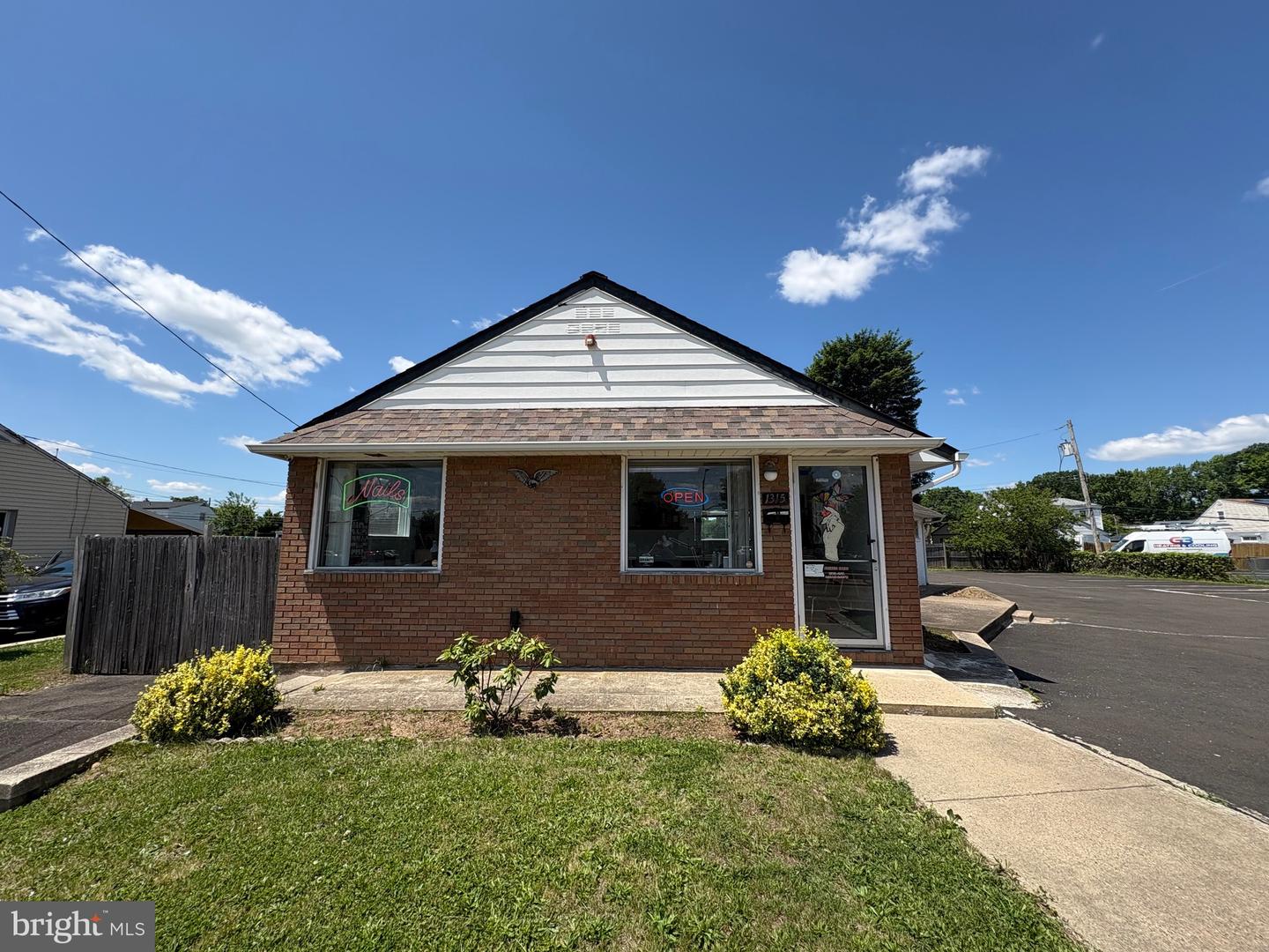 1315 Veterans Highway