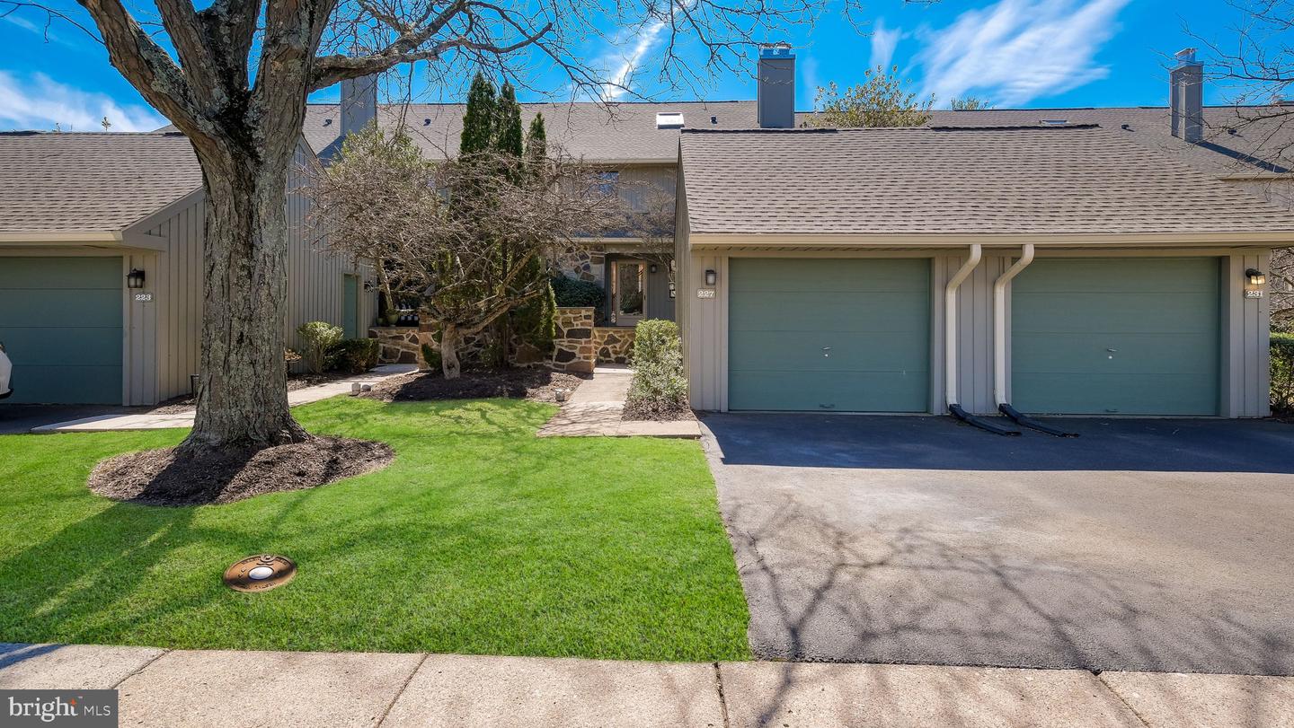 227 Yellow Springs Court, Yardley