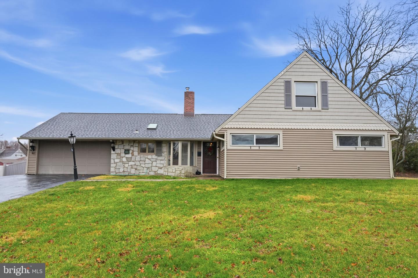 80 Silverspruce Road, Levittown