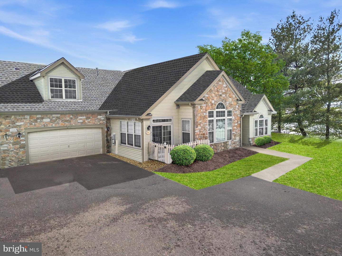 61 Legacy Oaks Drive, Richboro