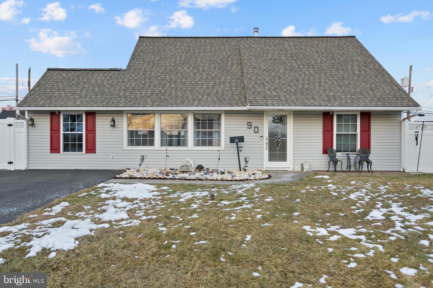90 Cobalt Ridge Drive E #E, Levittown