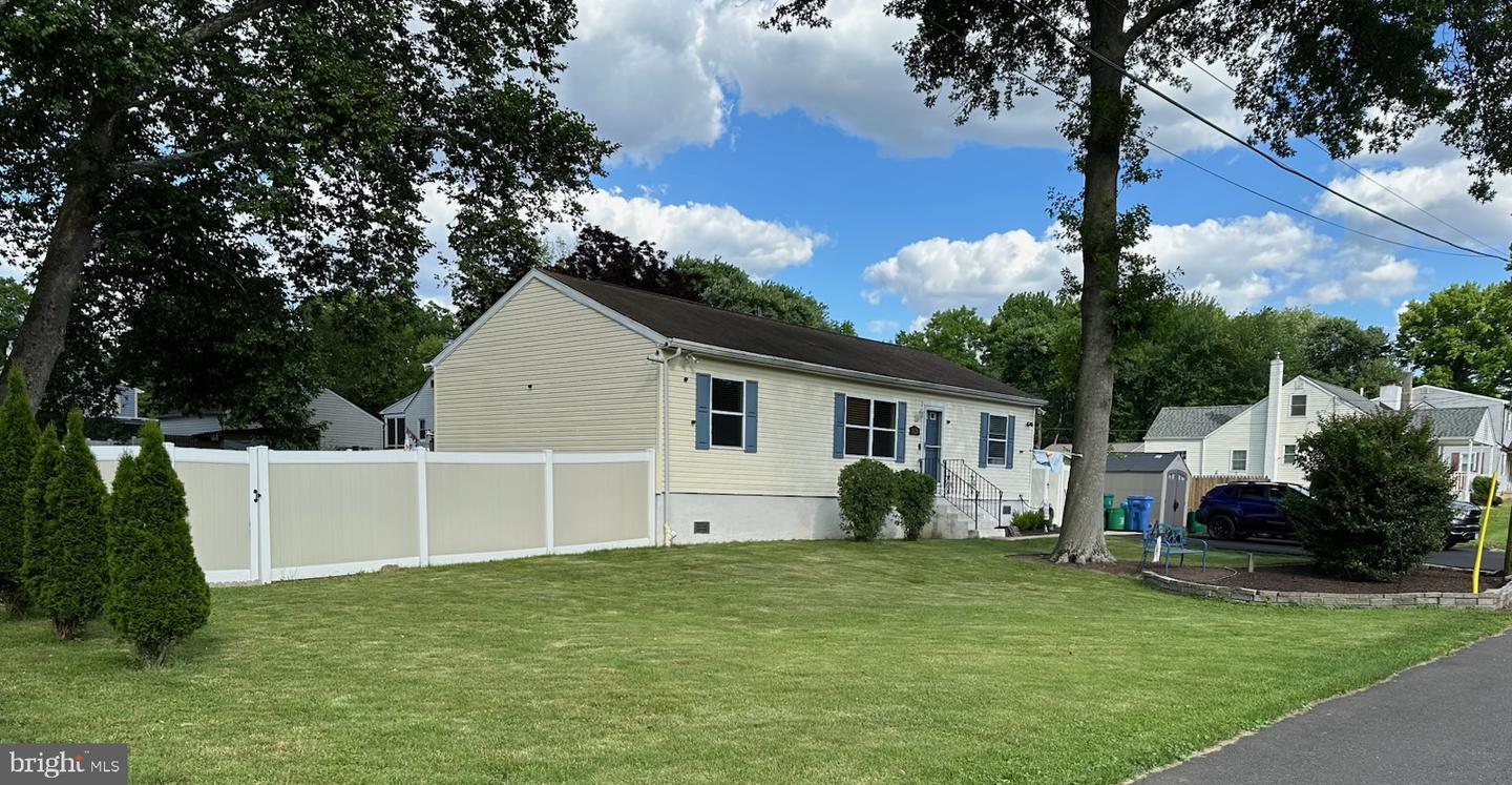 3820 Naples Street, Levittown