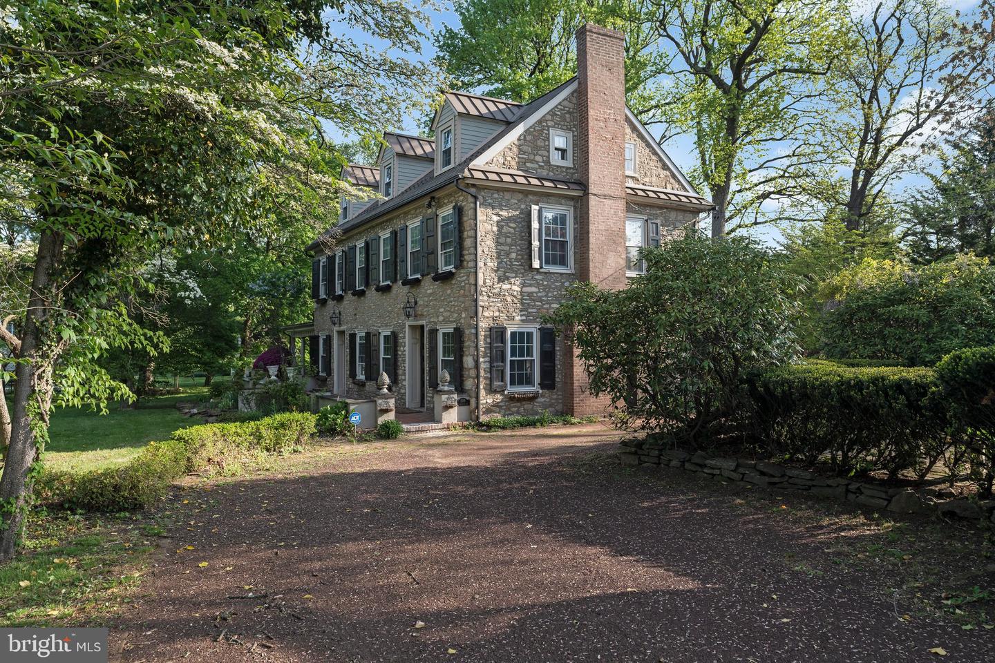 209 N Bellevue Ave