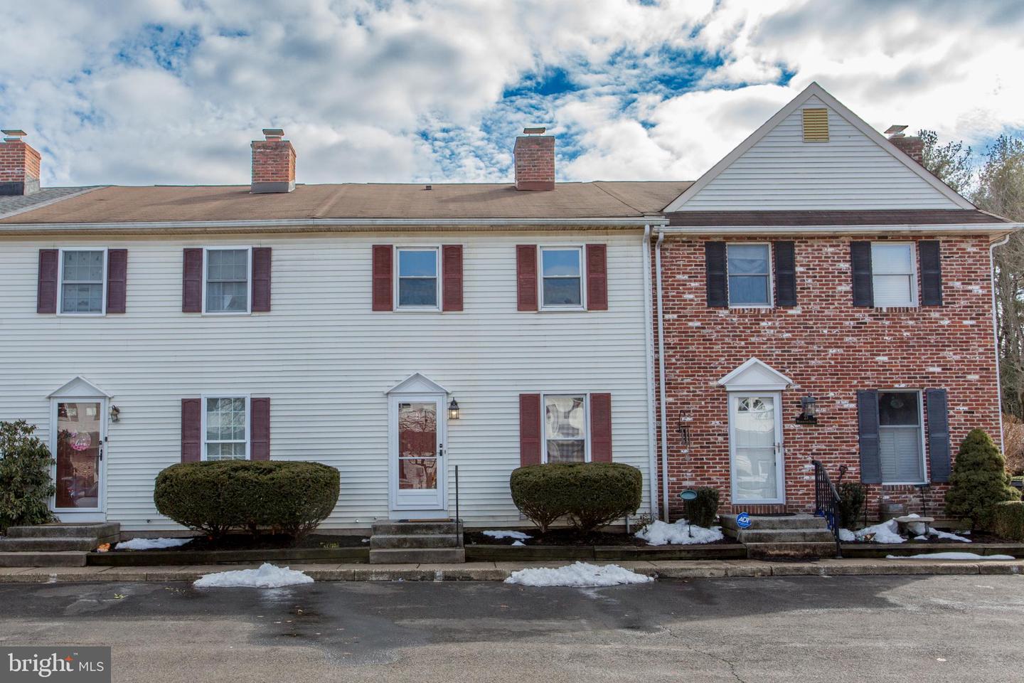 21 Washington Square, Doylestown