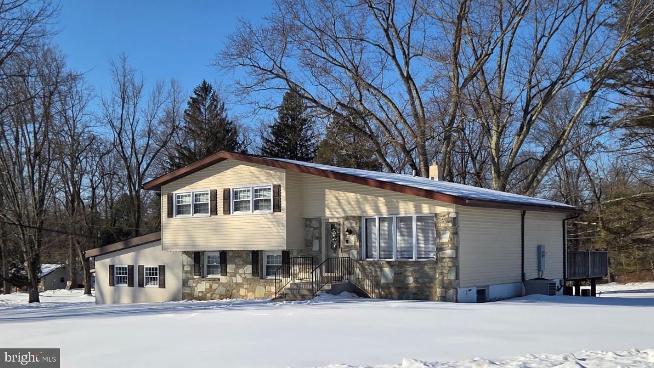 84 Upland Drive, Southampton