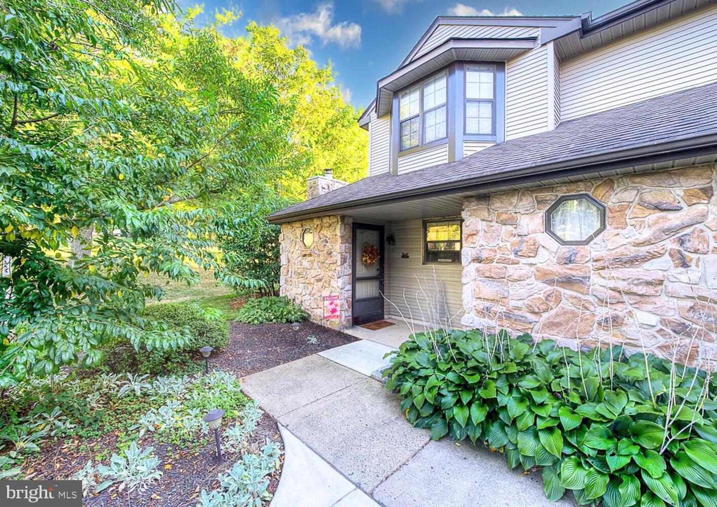481 Redbud Court, Warrington