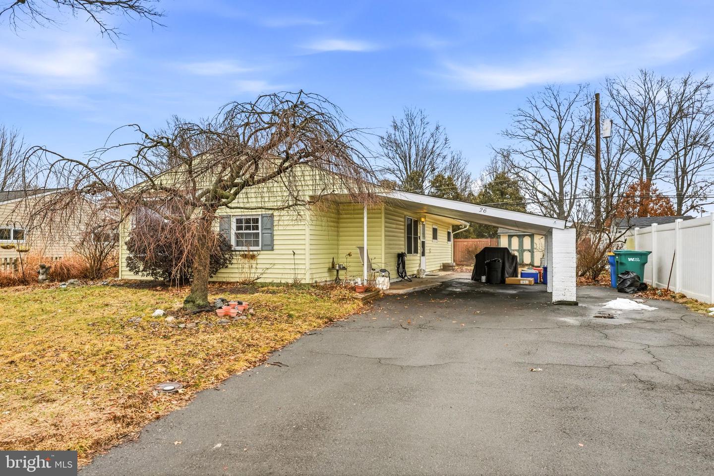 26 Old Spruce Lane, Levittown