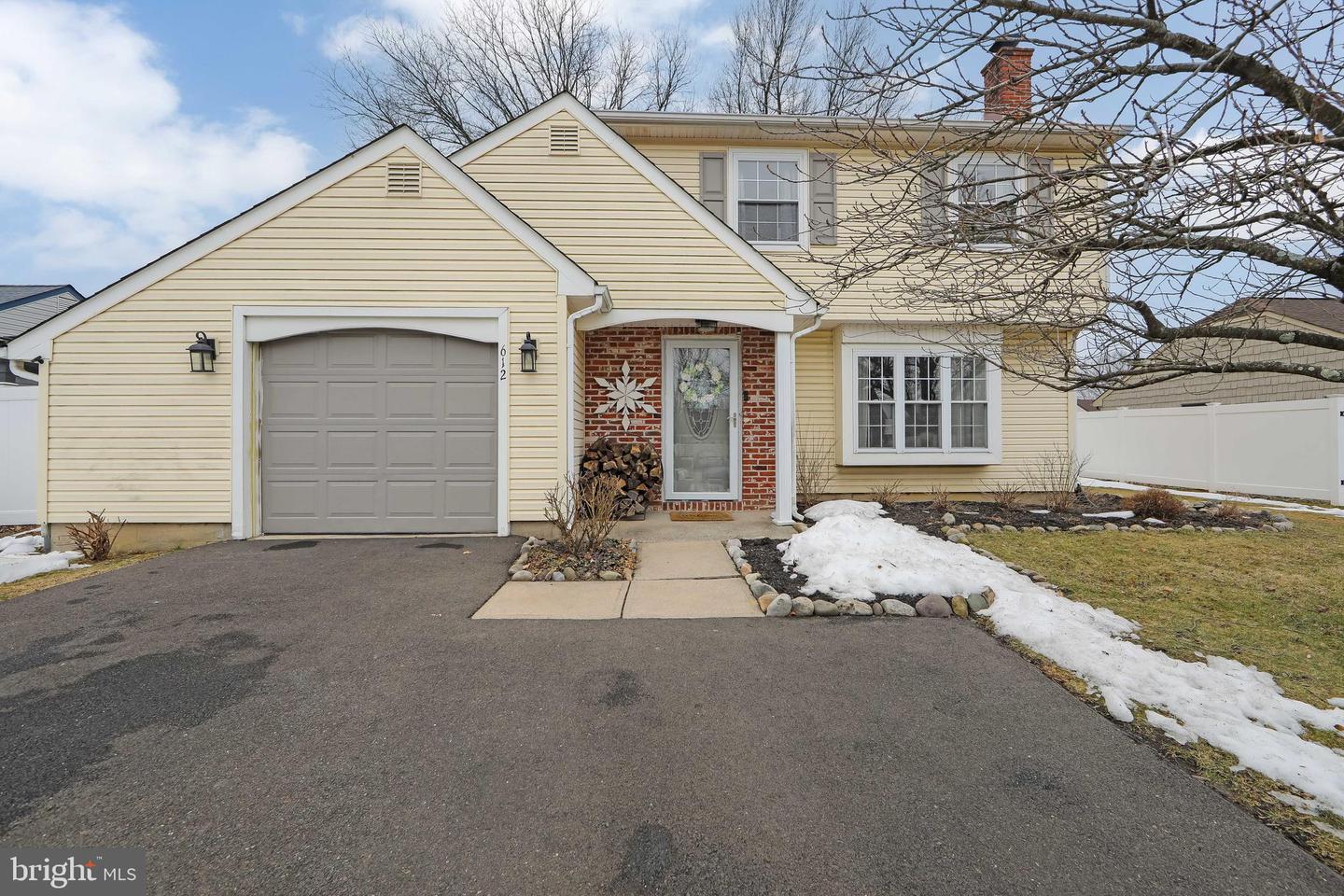 612 S Queen Anne Drive, Fairless Hills