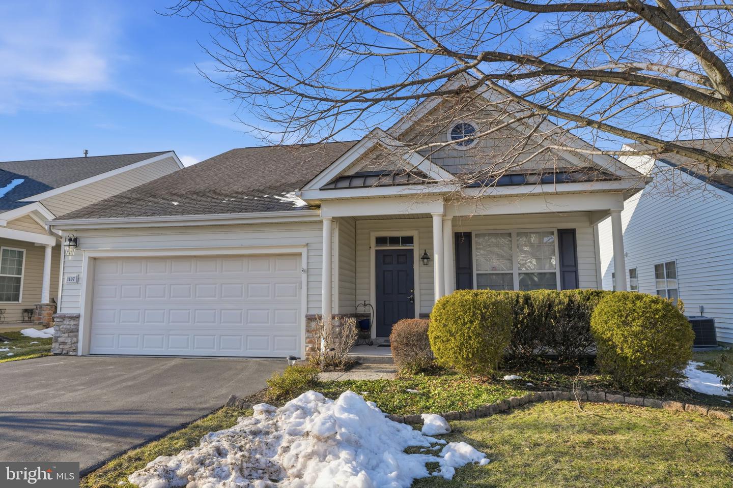 1107 Maxwell Manor, Warwick