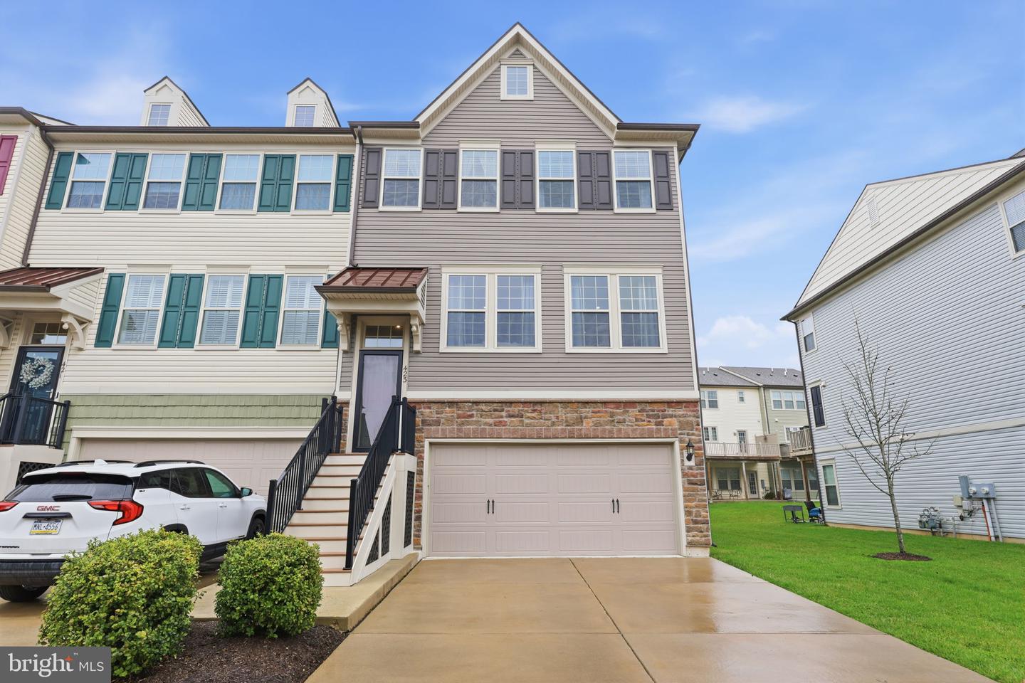423 Tall Oaks Drive, Warminster
