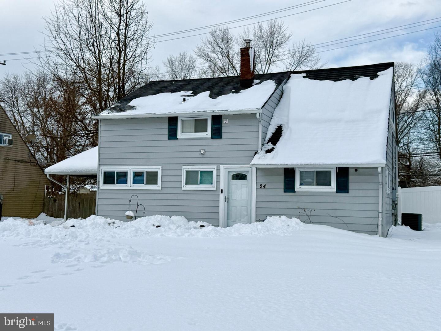 24 Roundwood Lane, Levittown