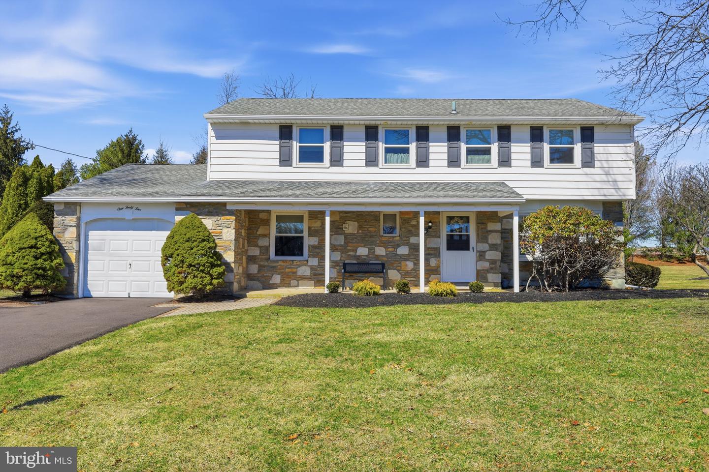 145 Frog Hollow Road, Southampton