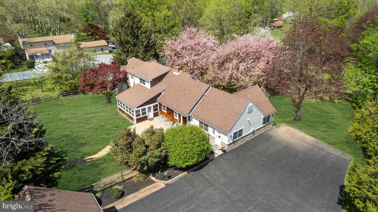 682 Whirlaway Drive, Warminster