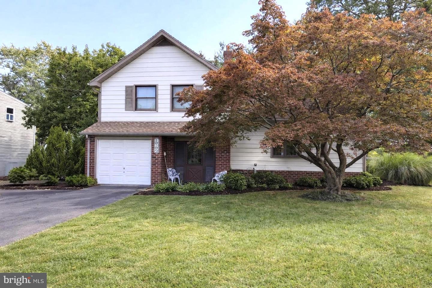 982 Mueller Road, Warminster