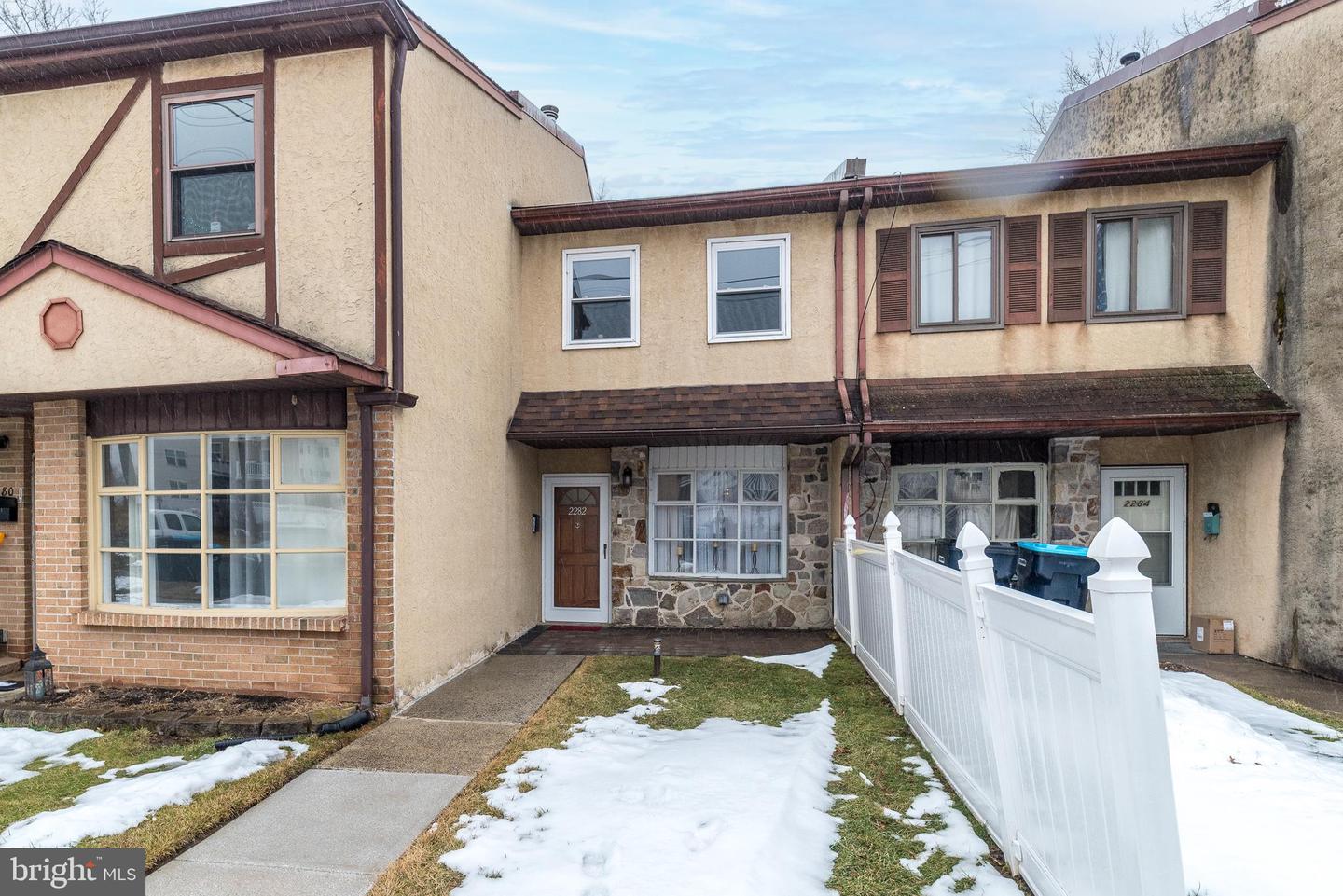 2282 Suzann Drive, Warrington