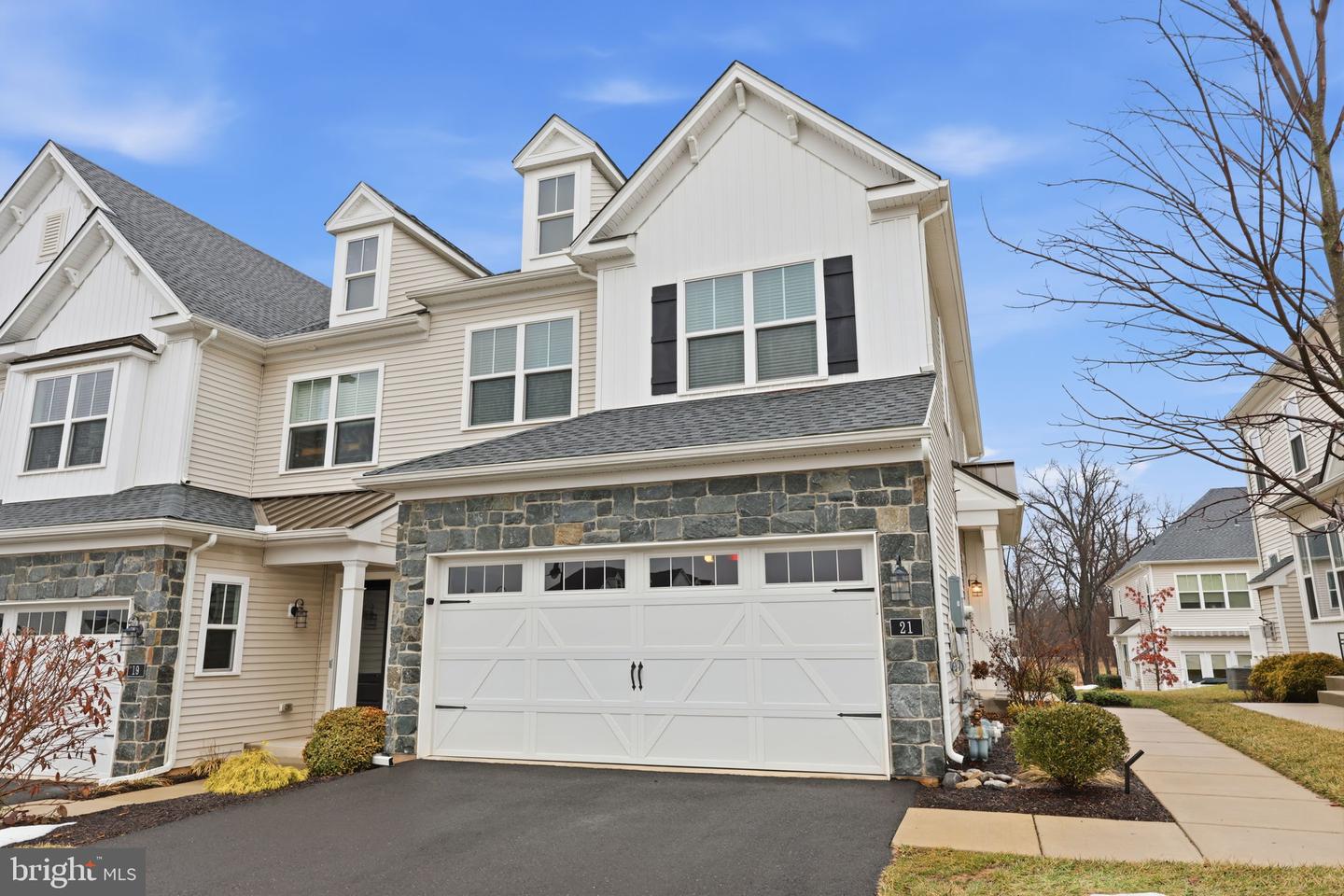 21 Spring Mill Drive, Ivyland