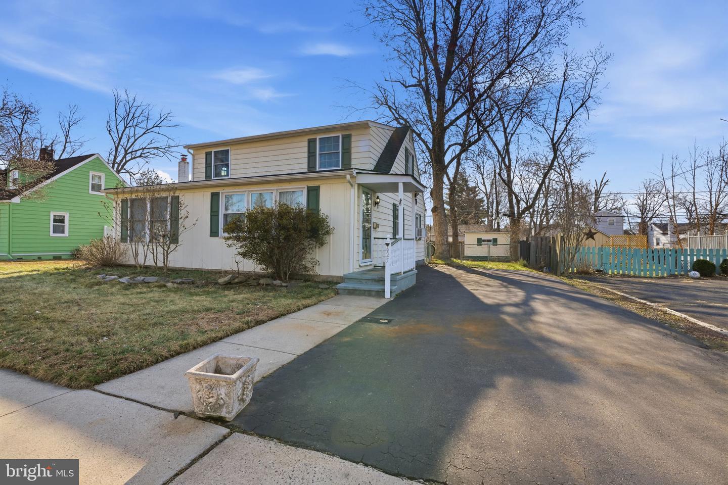 625 Hillcrest Avenue, Morrisville