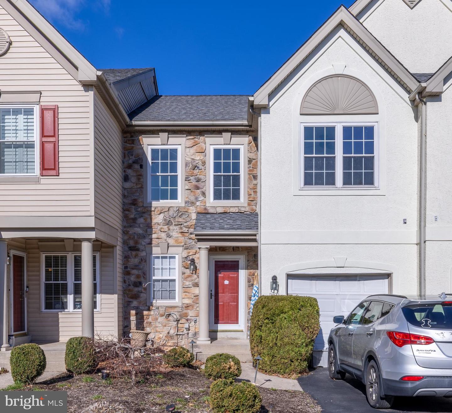 104 Shannon Court, Warwick