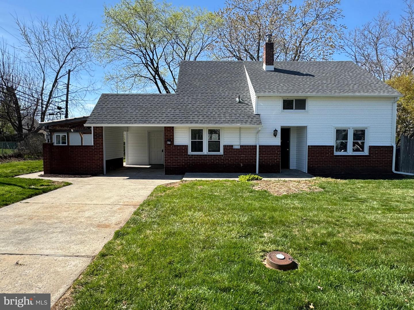67 Horseshoe Lane, Levittown