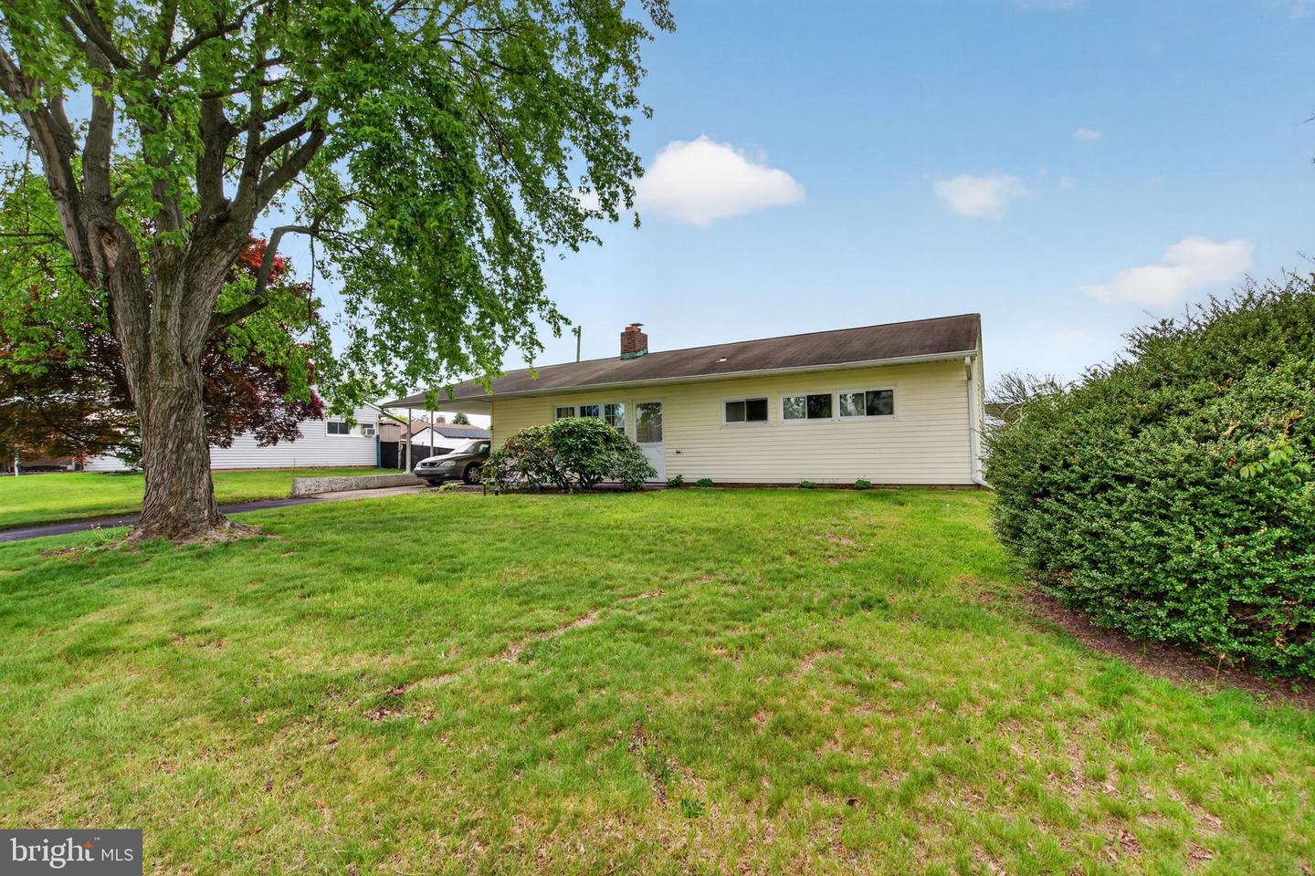 2 Silver Birch Lane, Levittown