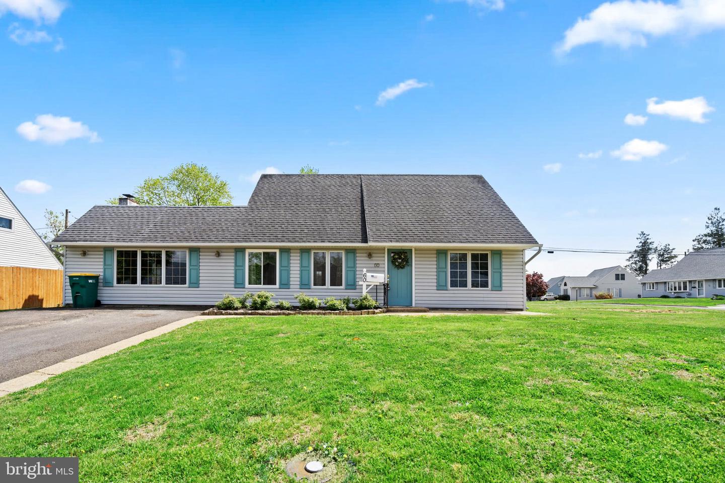 60 Upland Road, Levittown