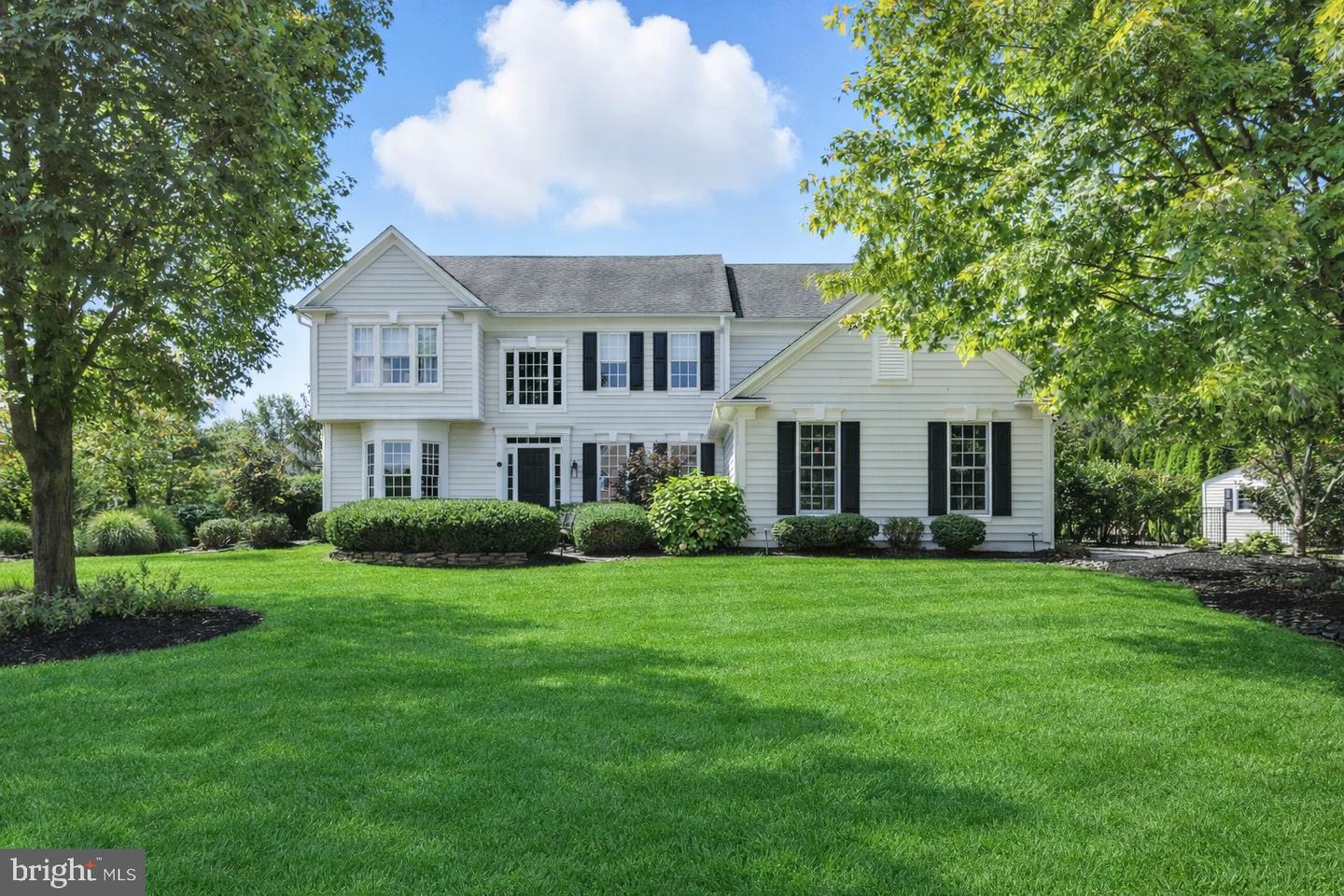 2 Eagleton Farm Road, Newtown