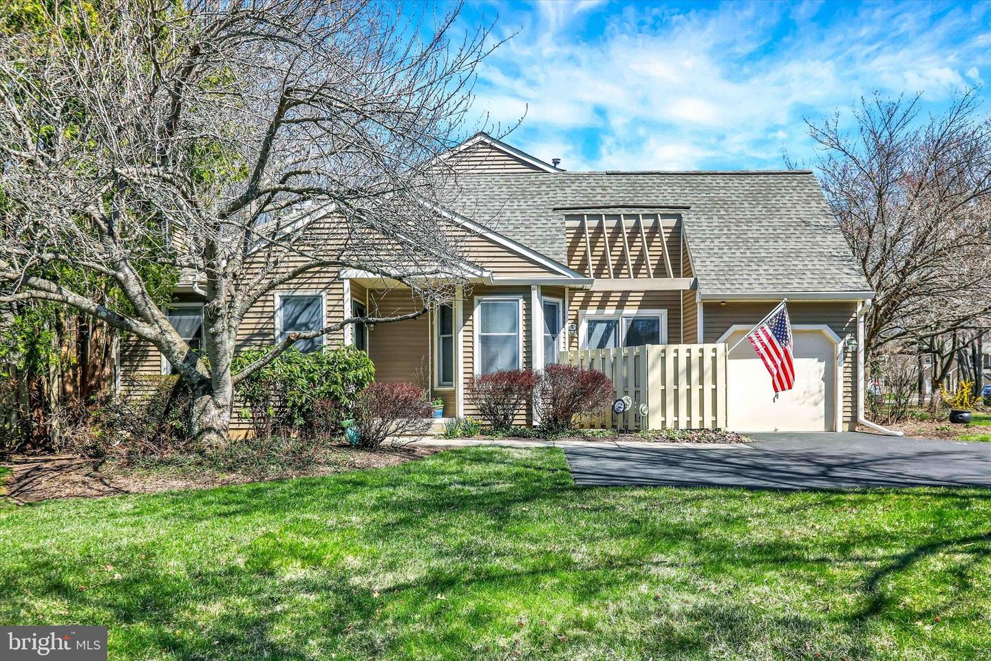 1576 Applewood Circle, Yardley