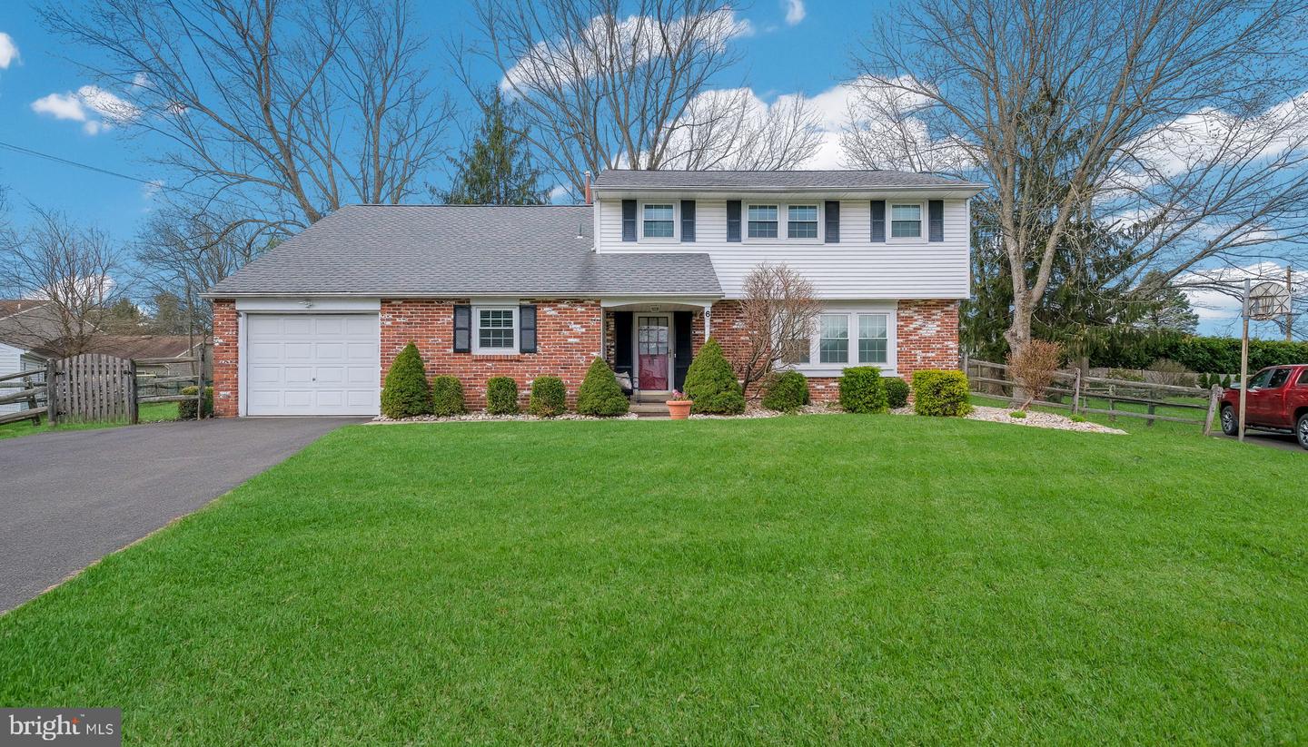 6 Hillcrest Circle, Doylestown