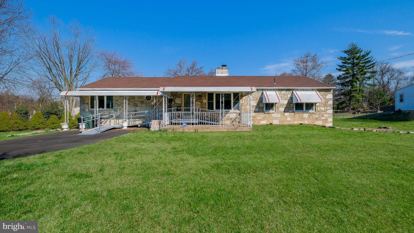8 Village Drive, Feasterville Trevose