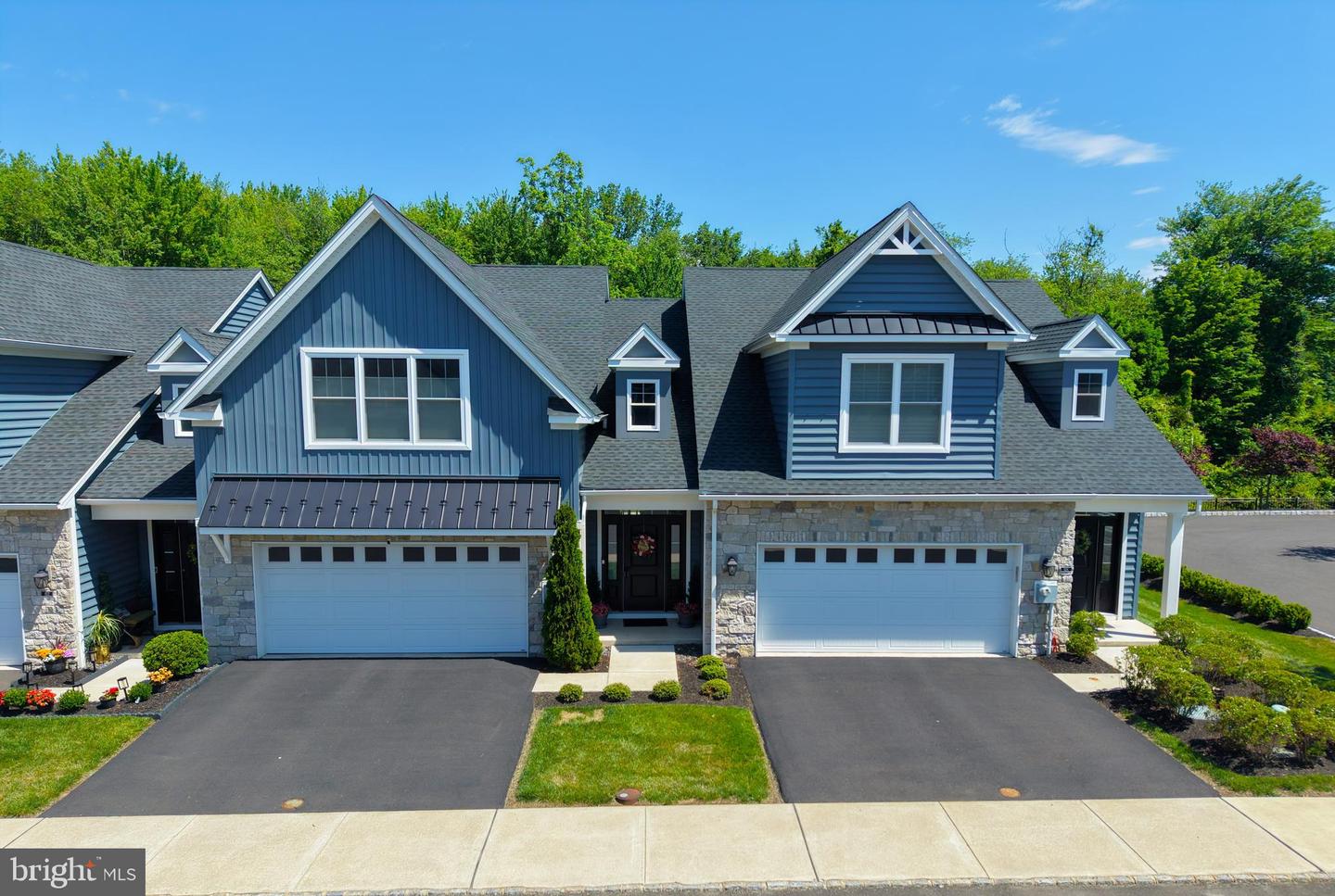 924 Holden Court