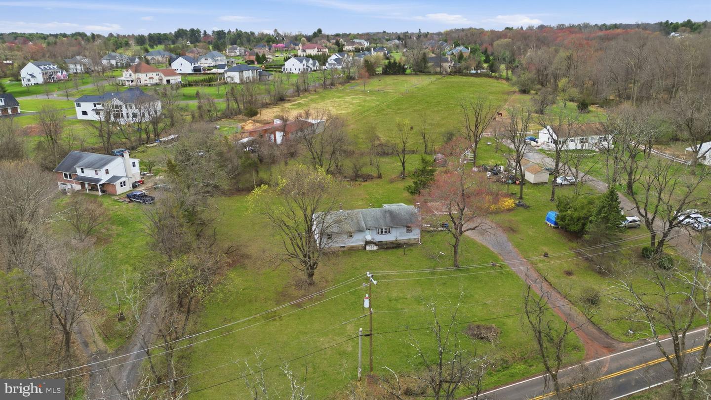 34 Aqueduct Road, Washington Crossing