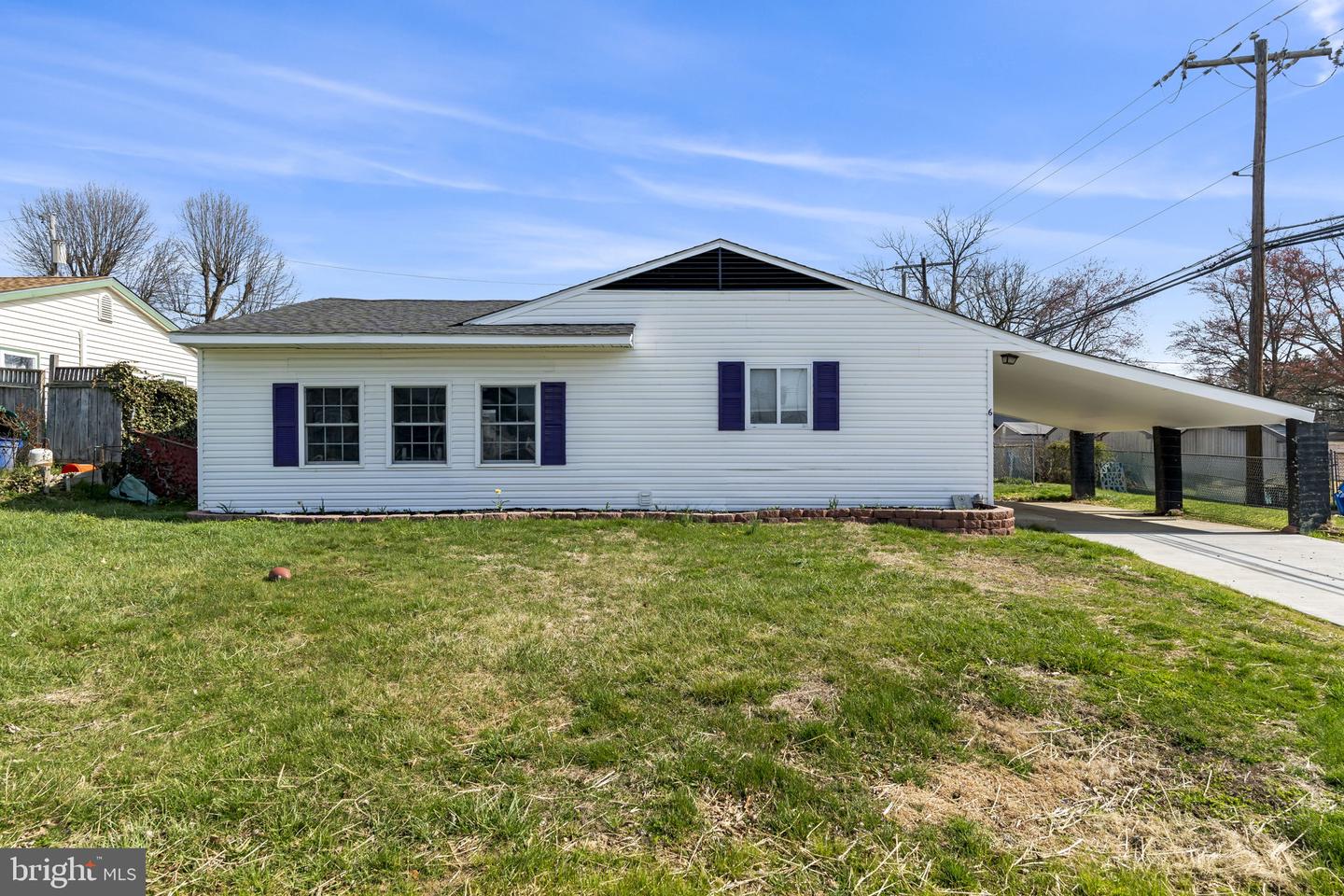 6 Black Walnut Road, Levittown