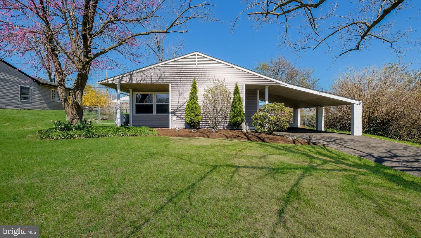 36 Mockorange Lane, Levittown