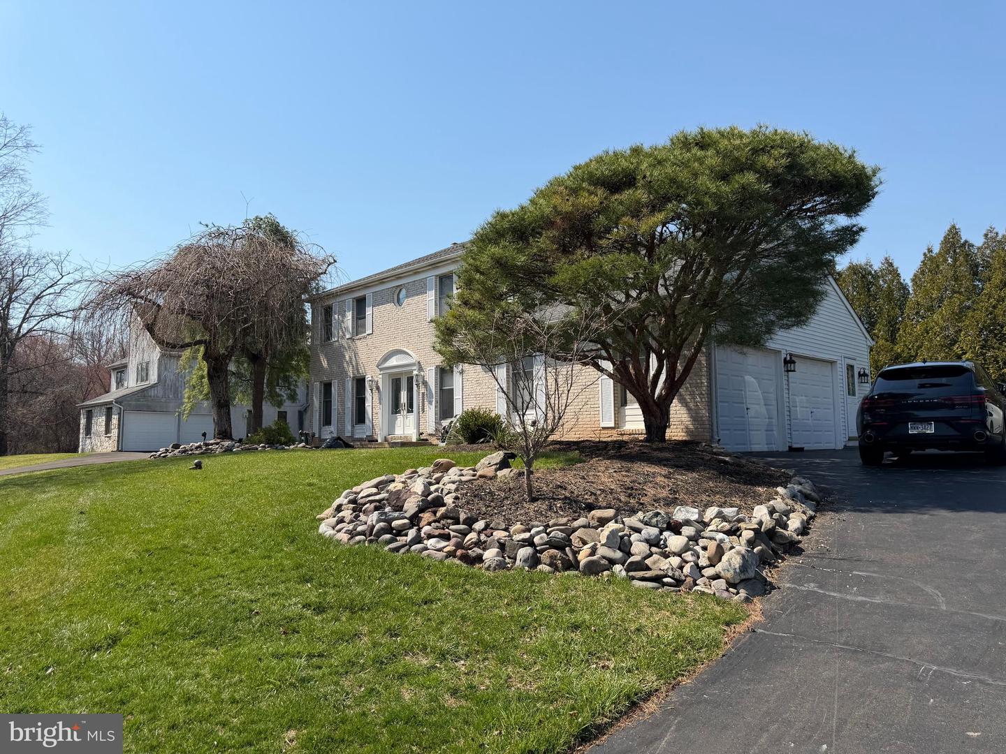 1038 Fawn Drive, Southampton