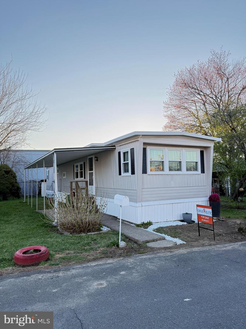 111 Hoover Drive, Fairless Hills