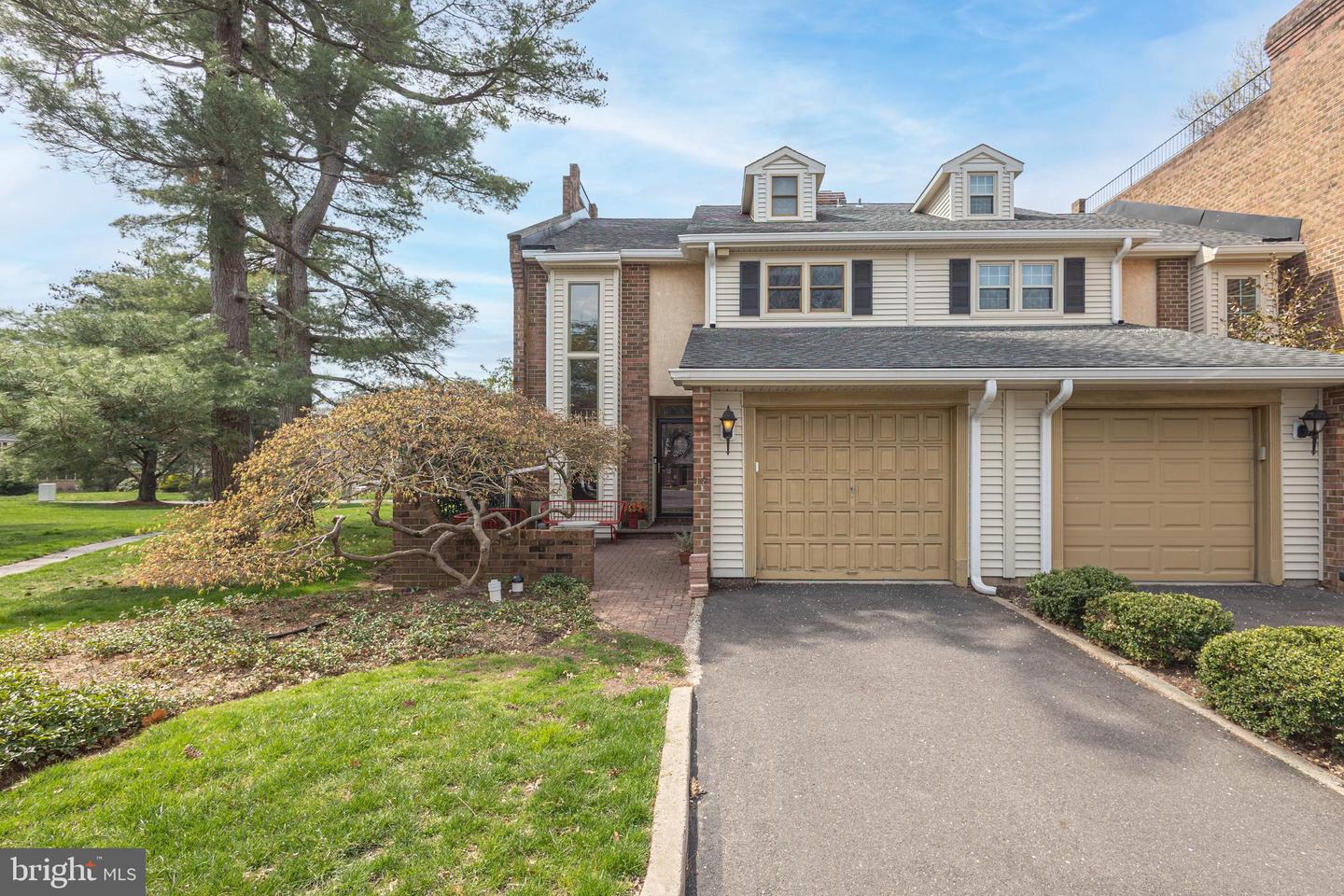 18 Sutphin Pines, Yardley