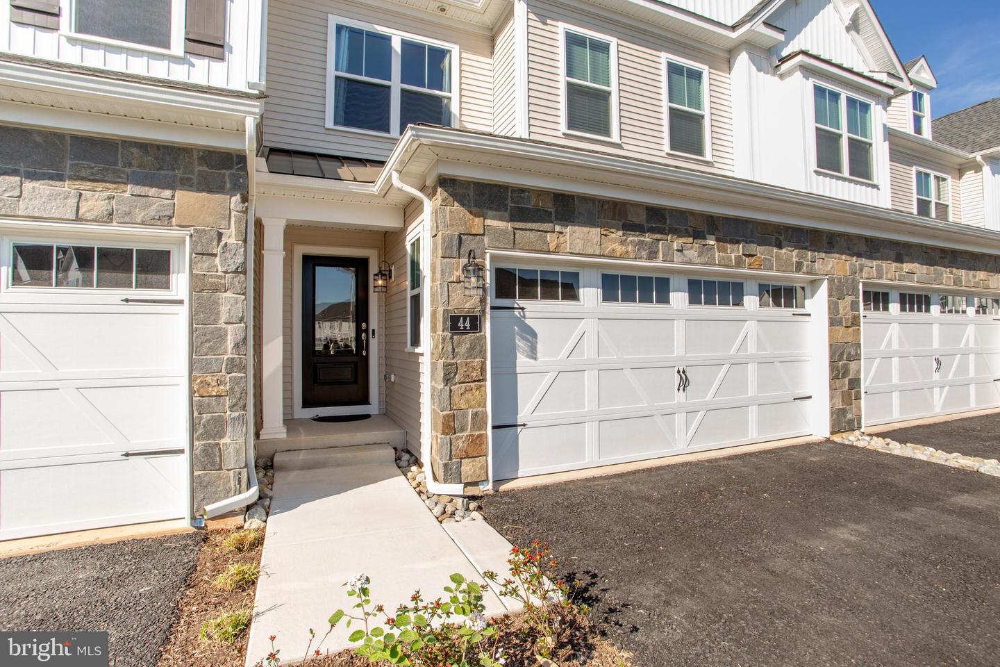 44 Parry Way