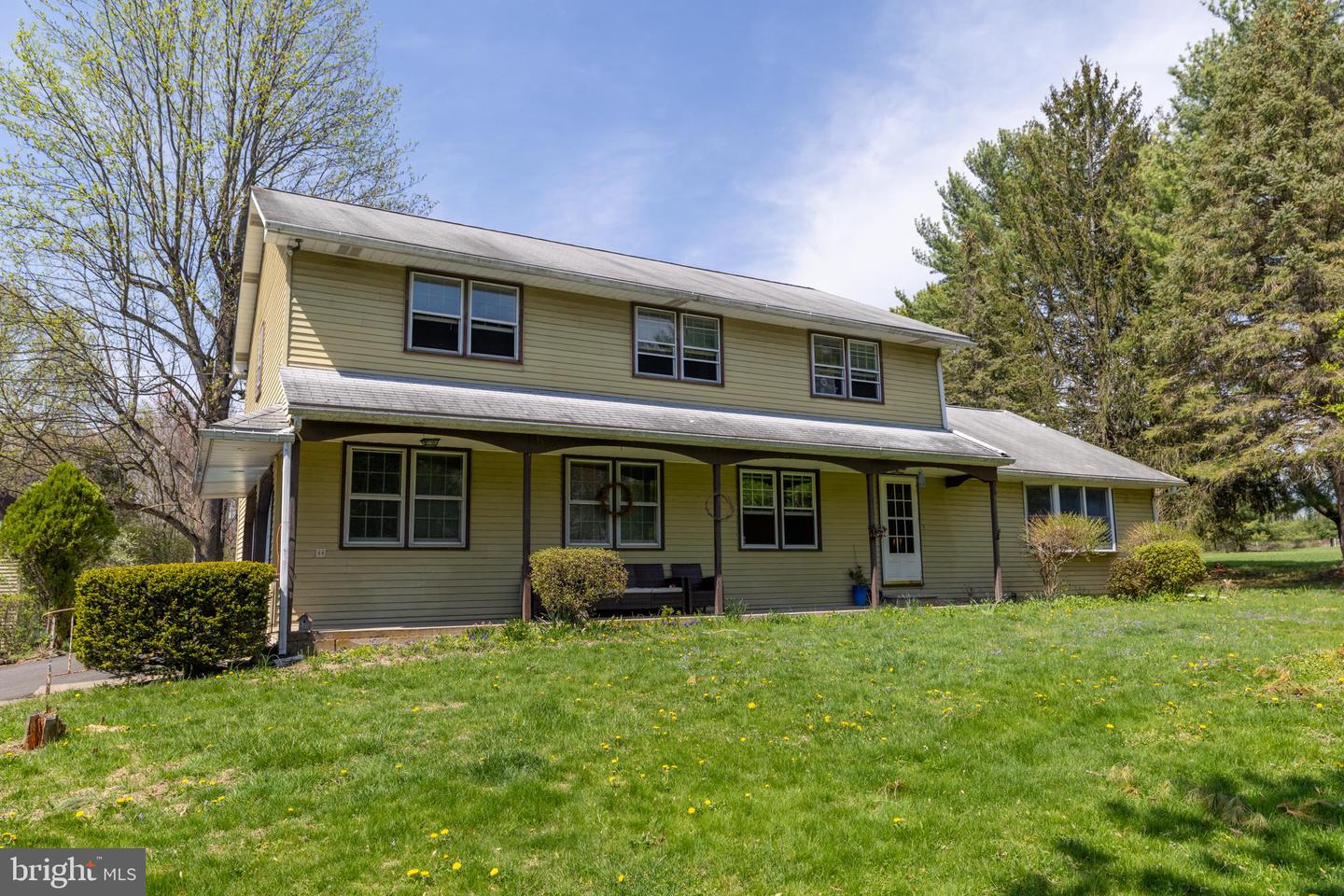 255 Park Drive W, Kintnersville