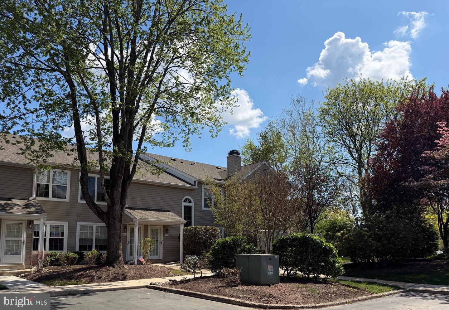 16012 Beacon Hill Drive, Southampton