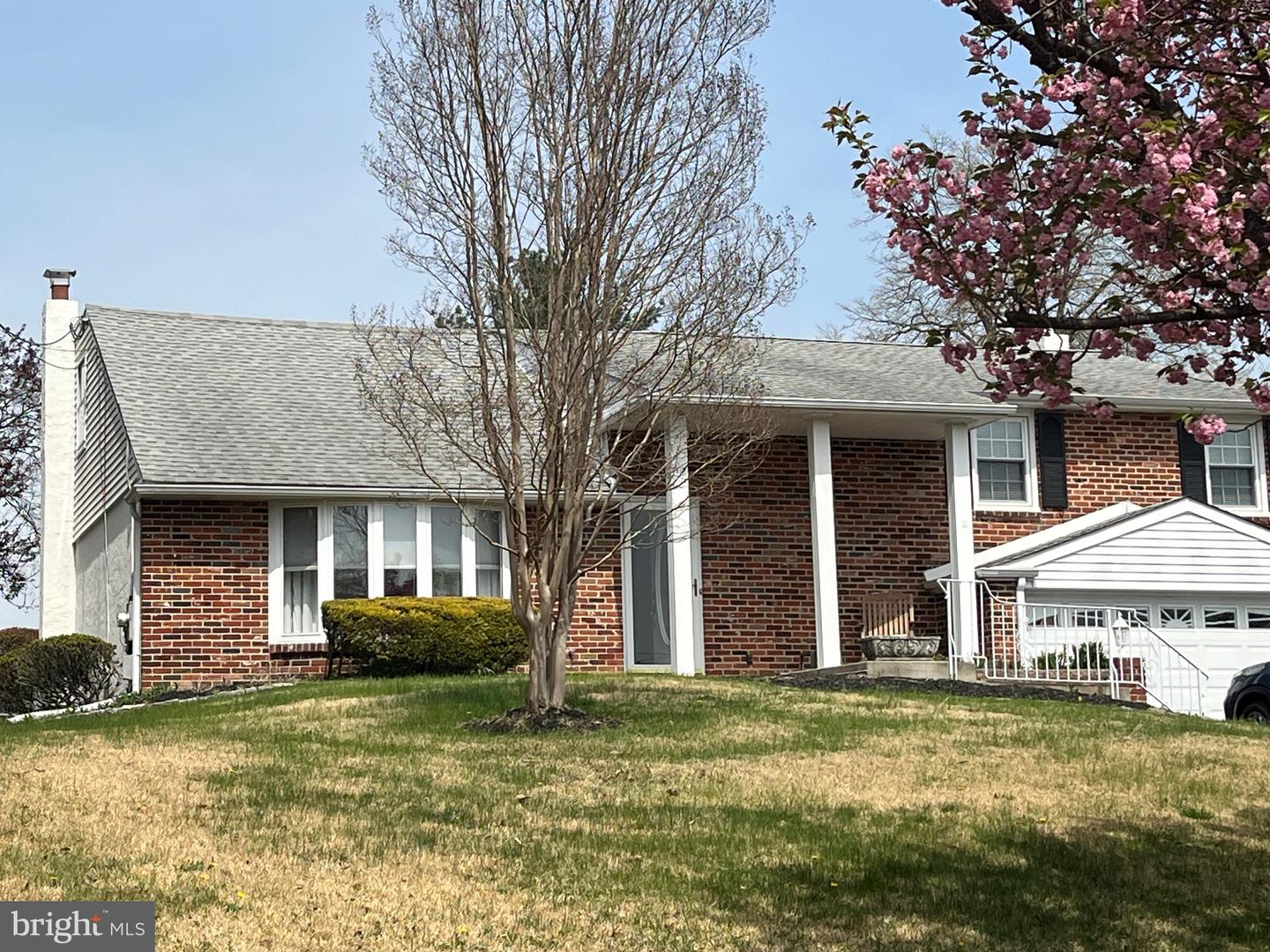 212 S Marmic Drive, Southampton