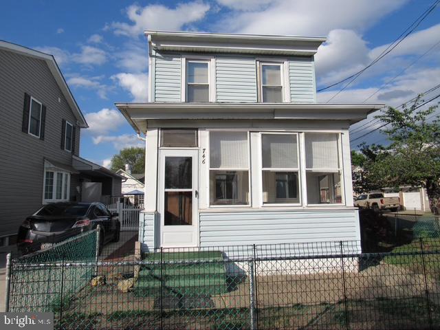 746 Cheston Ave
