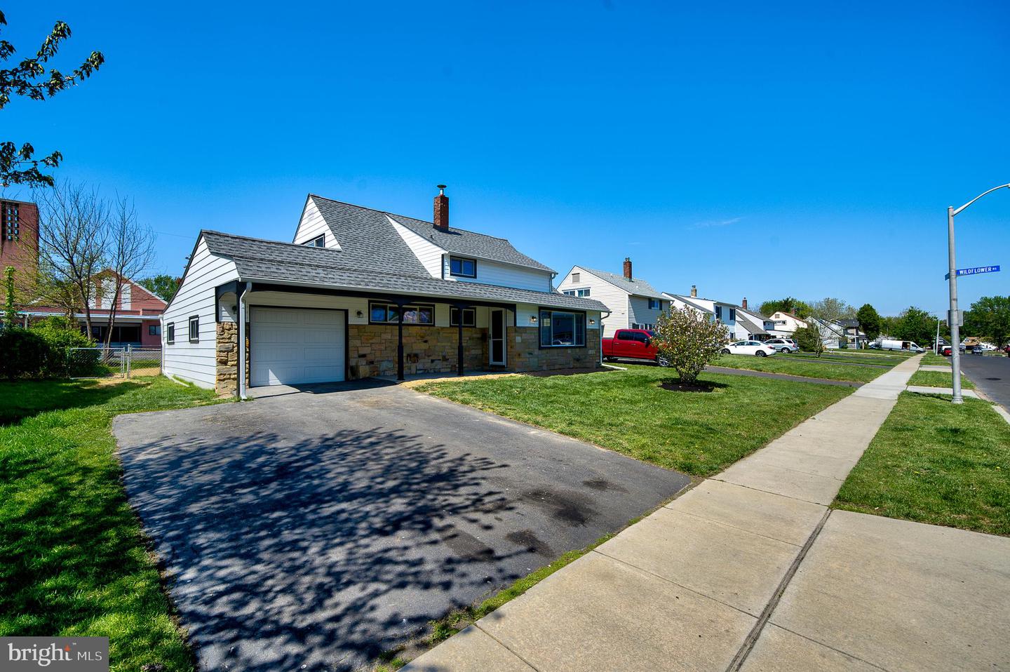 11 Whitewood Drive, Levittown