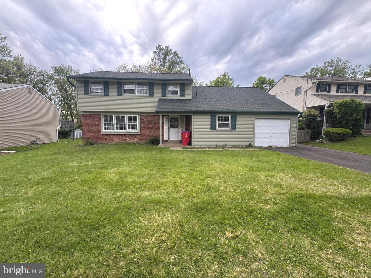 262 Centennial Road, Warminster